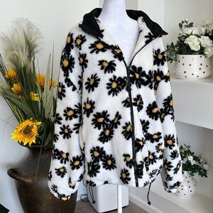 Wezc Floral Print Teddy Jacket in Black and White